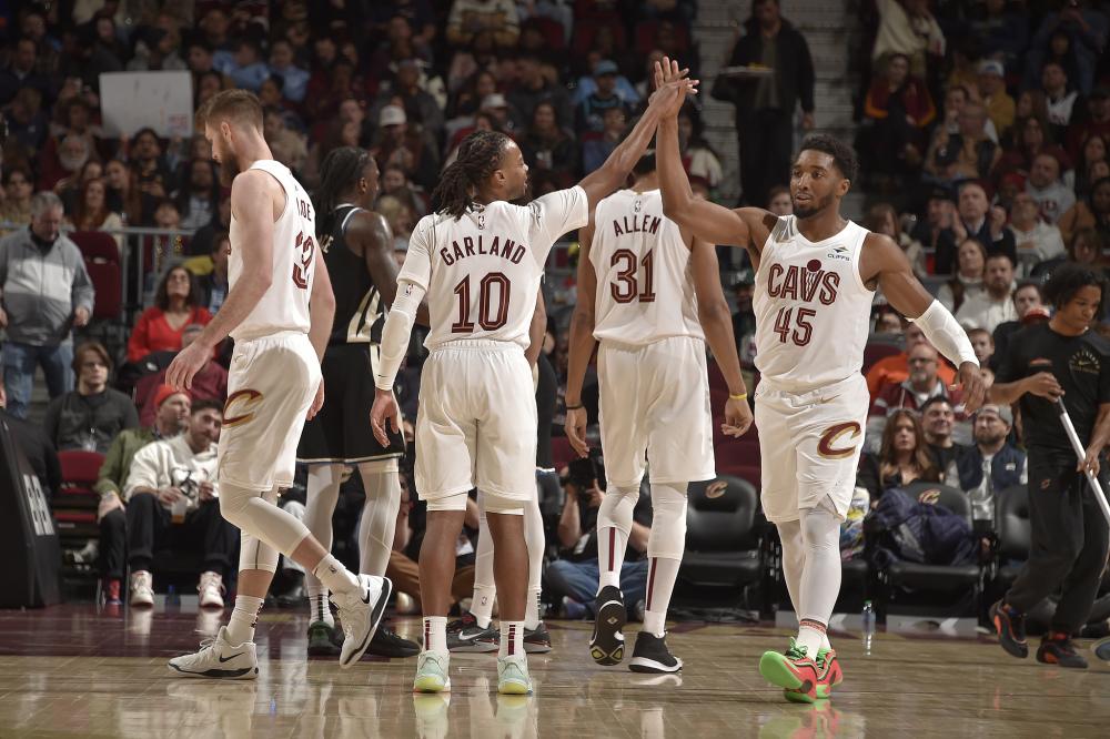 她受邀与N 她受邀与N