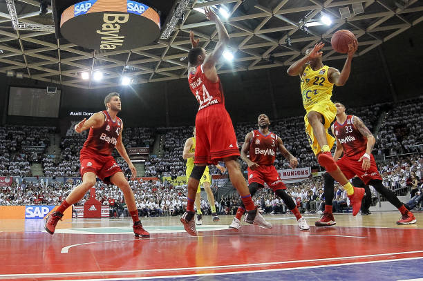 足已属不易 足已属不易